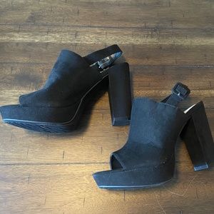 Anne Klein Black Platform Sandals, size 7.5